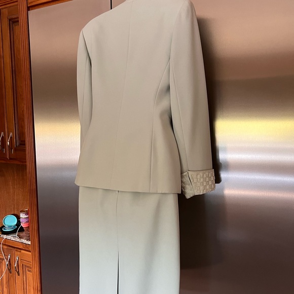 Albert Nipon Special Occasion Suit - Picture 3 of 10